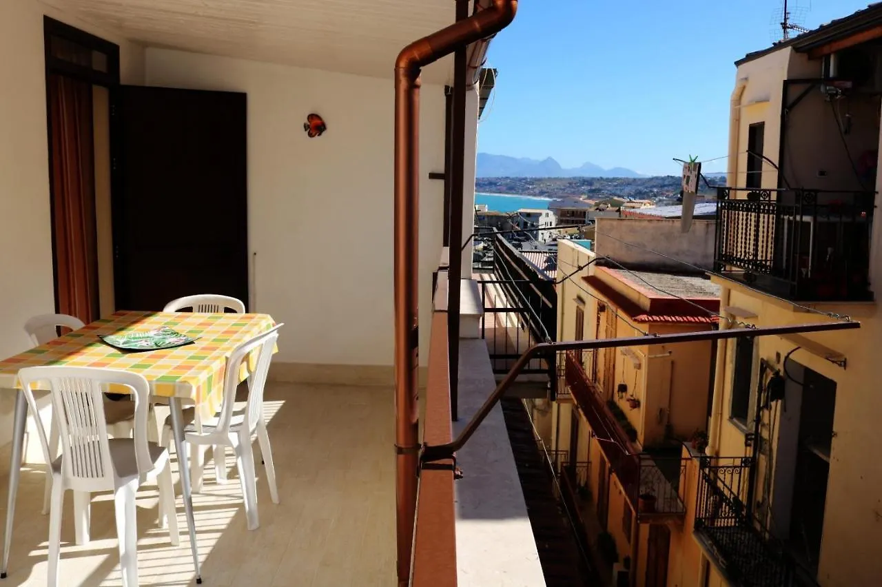Casa Trio Apartments 카스텔라마레델골포