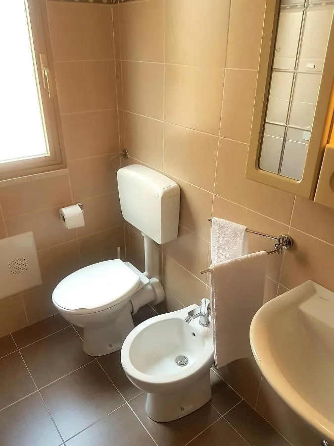 Casa Trio Apartments 카스텔라마레델골포
